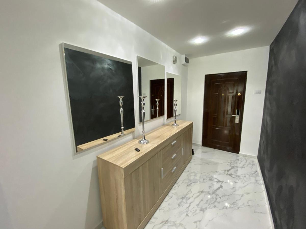 Concept Apartments 3 Camere Târgu-Mureş Esterno foto