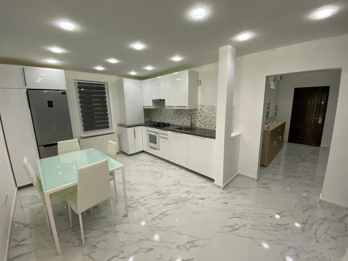 Concept Apartments 3 Camere Târgu-Mureş Esterno foto